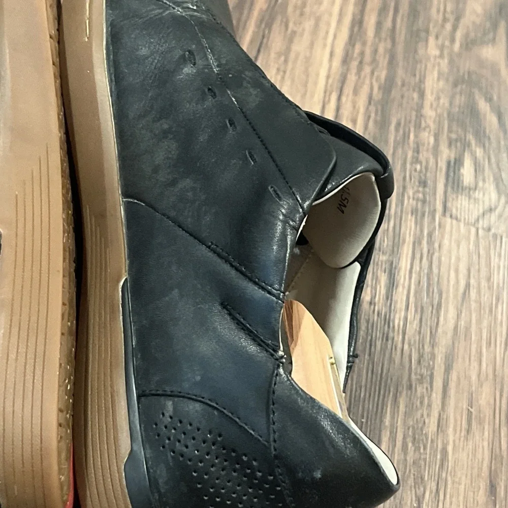 Kizik New York Hands Free Leather Sneaker EUC Men size 11.5 READ